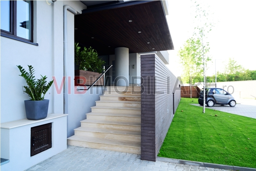 North Lane Residence