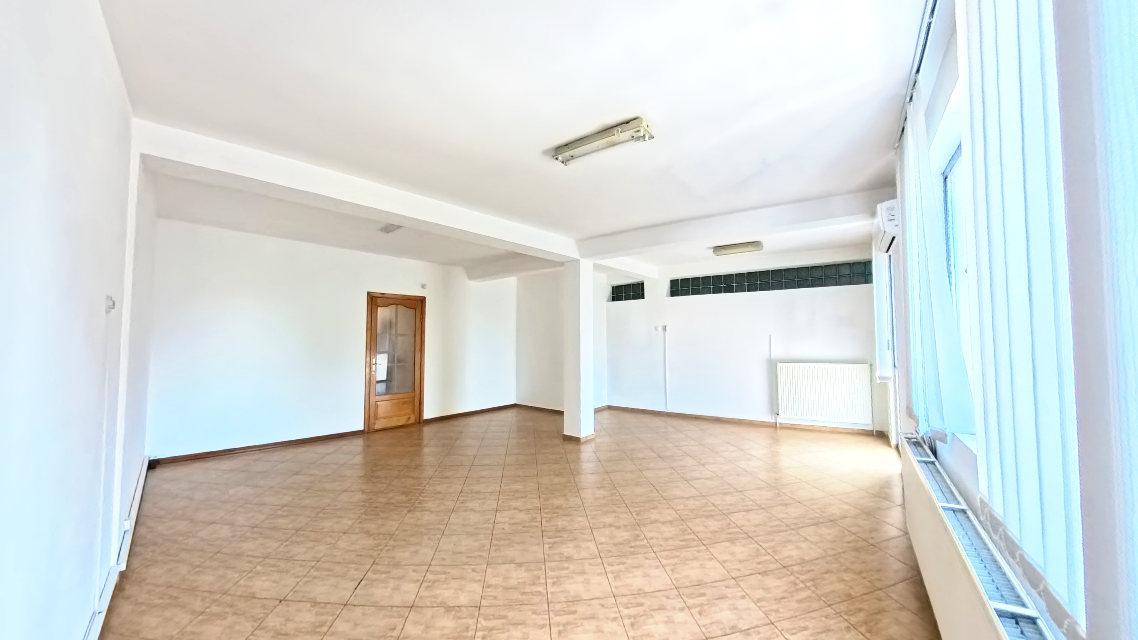 Eroii Revolutiei - Bulevardul Pieptanari - 3 camere 86 mp - cu centrala proprie