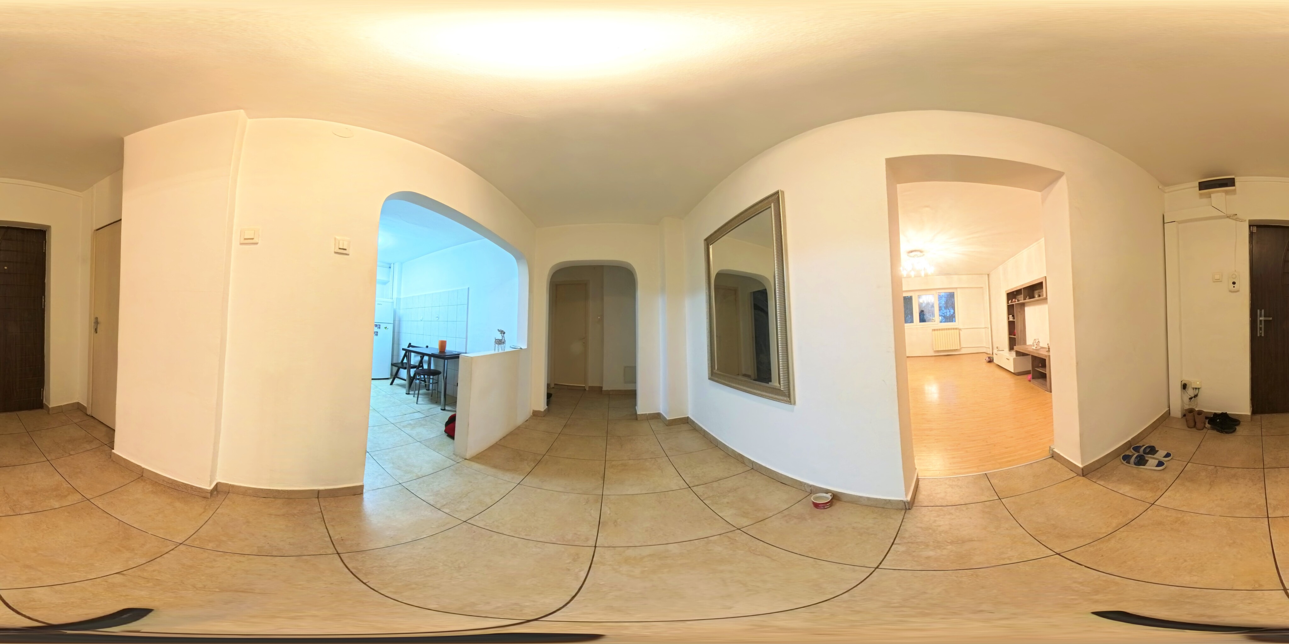 3 Camere, Birouri sau Locuinta, Camera de Comert, Disponibil si Nemobilat