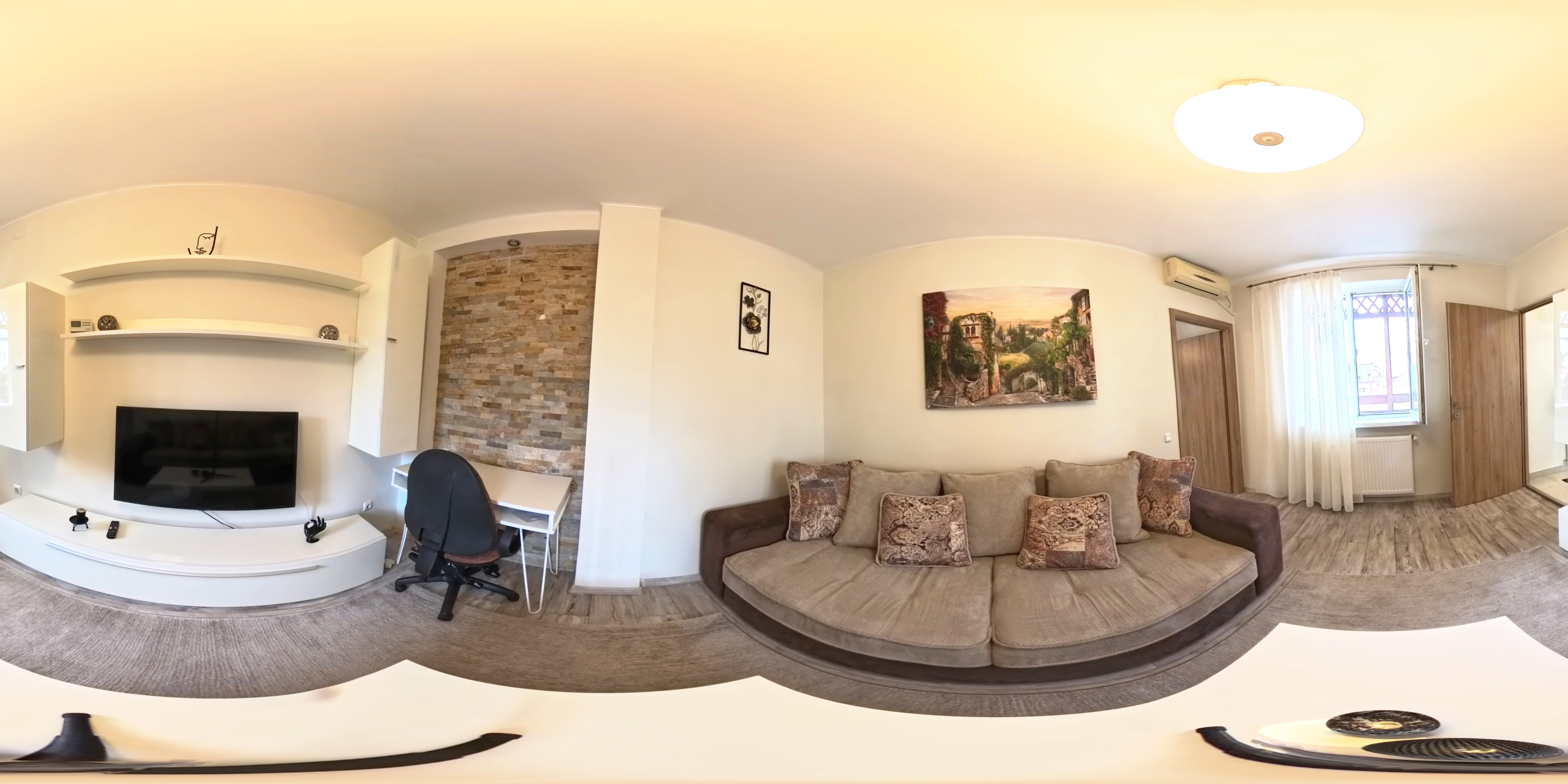Apartament 2 camere, zona Mosilor, in vila interbelica - balcon generos si boxa