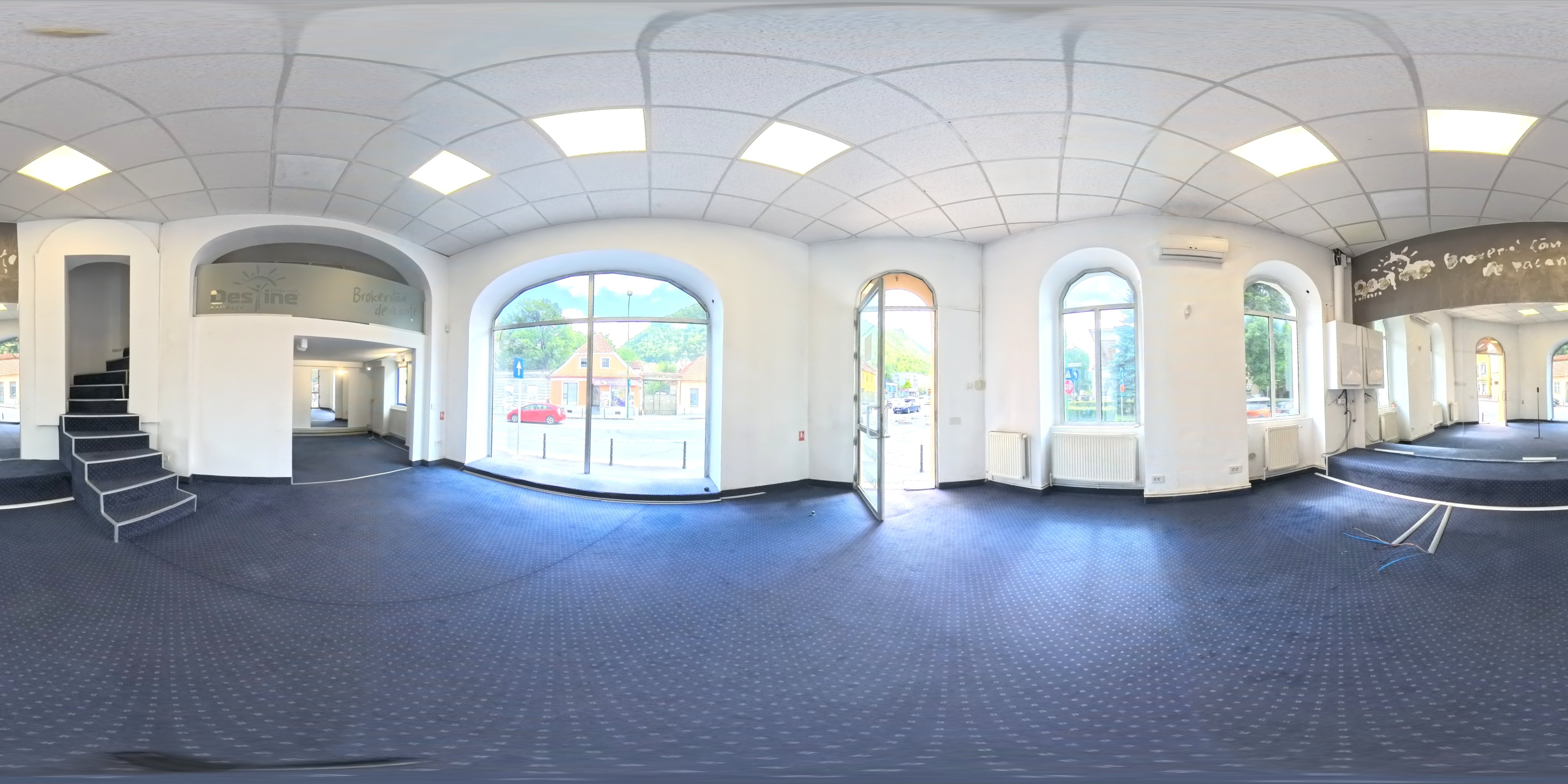 Spatiu comercial Stradal de inchiriat/Centrul Civic Brasov